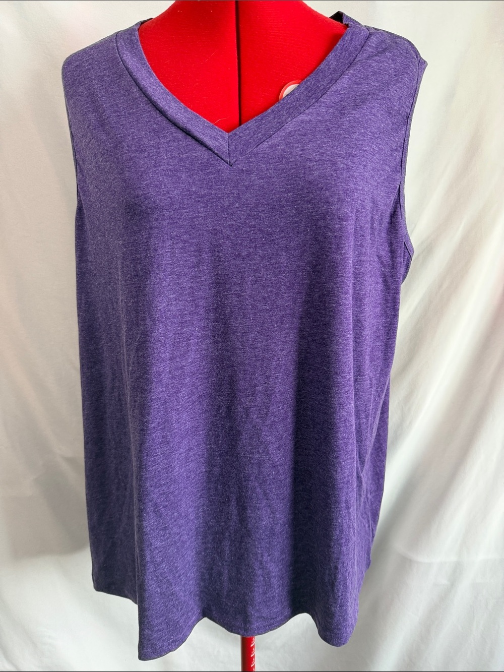 Sleeveless V-Neck Women's Tank Top in Purple